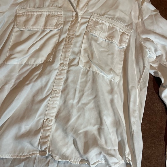 Bella Dahl button down women's shirt 
size large 
100% tensil 
No flaws - Picture 3 of 5